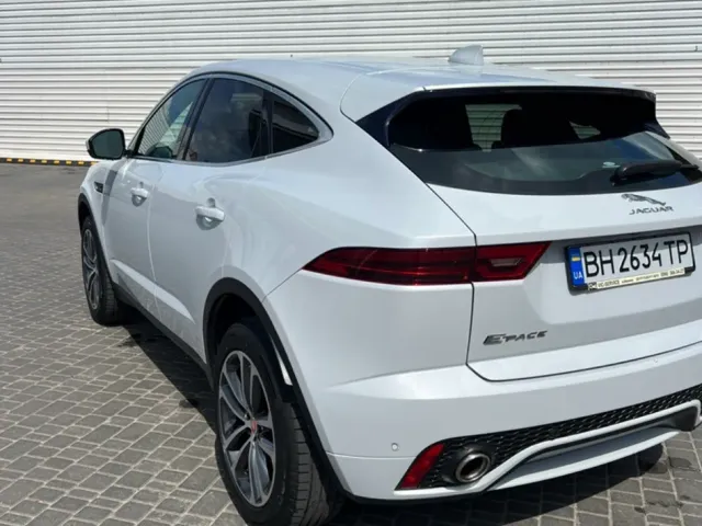 Jaguar E-Pace - фото 3