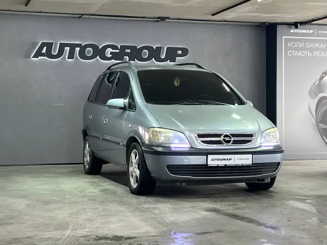 Opel Zafira - фото 1
