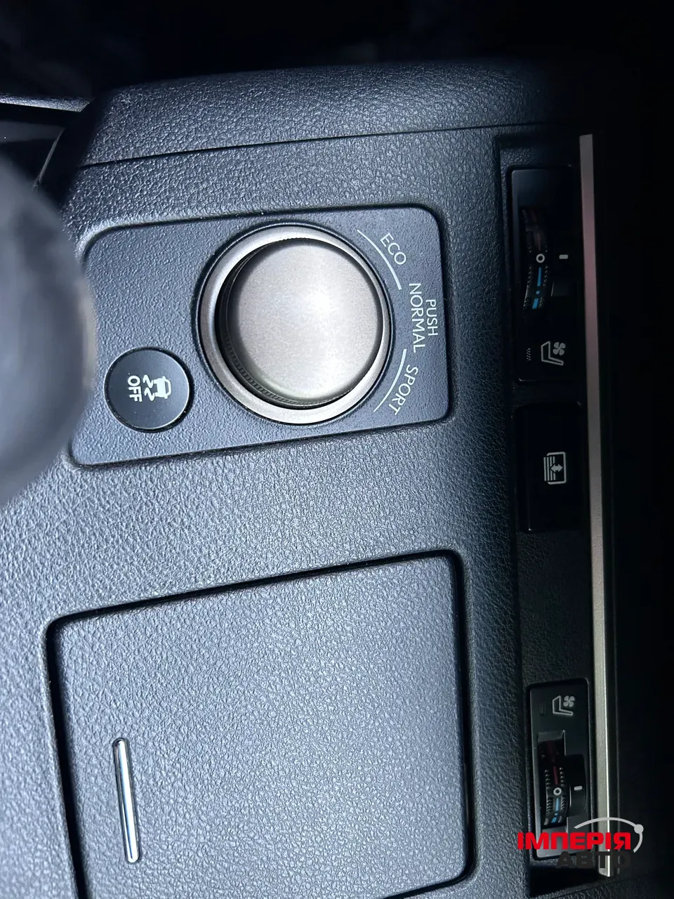 Lexus ES - фото 16