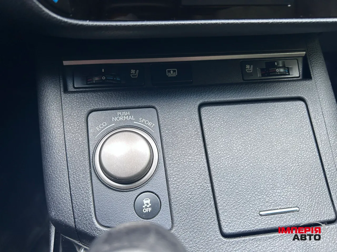 Lexus ES - фото 9