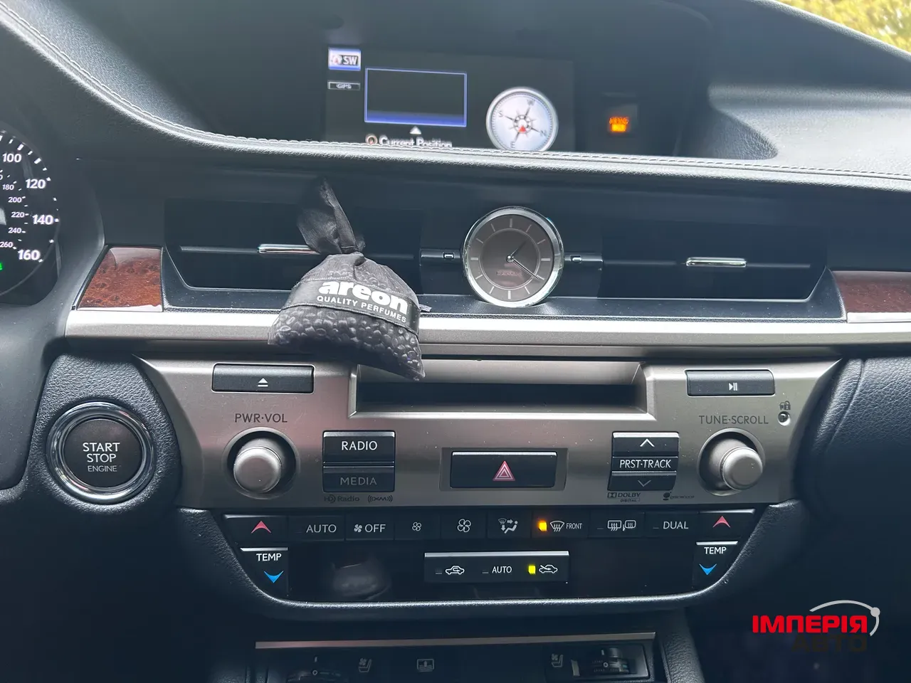 Lexus ES - фото 8