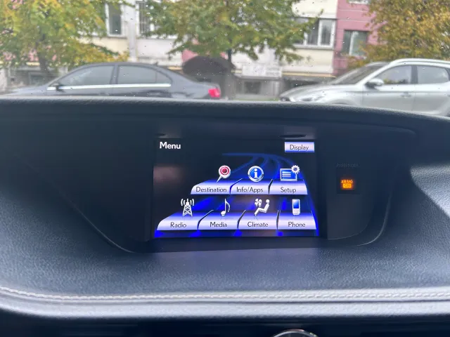 Lexus ES - фото 4
