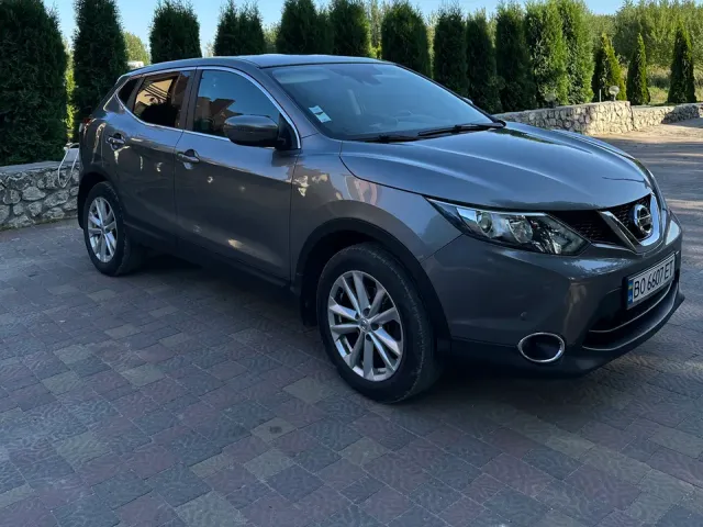 Nissan Qashqai - фото 1