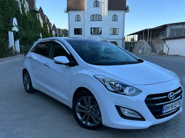 Hyundai i30 - фото 5