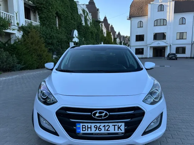 Hyundai i30 - фото 4