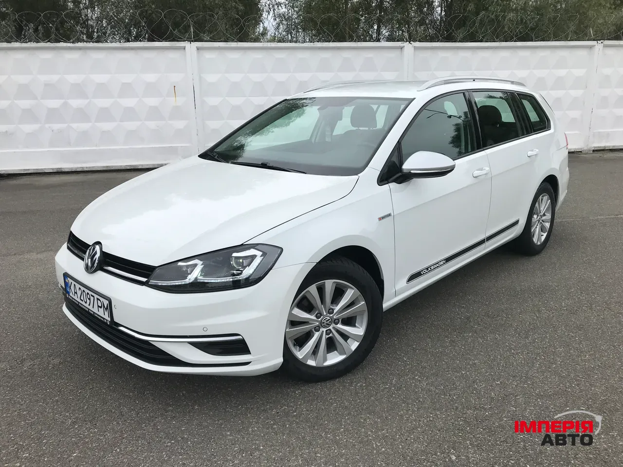 Volkswagen Golf - фото 1