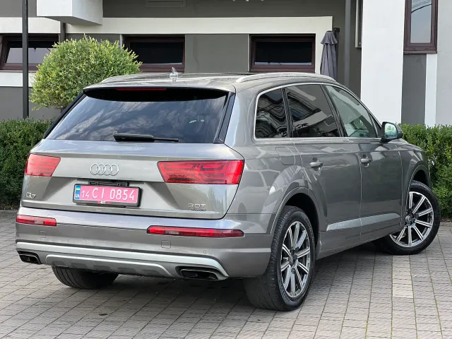 Audi Q7 - фото 5