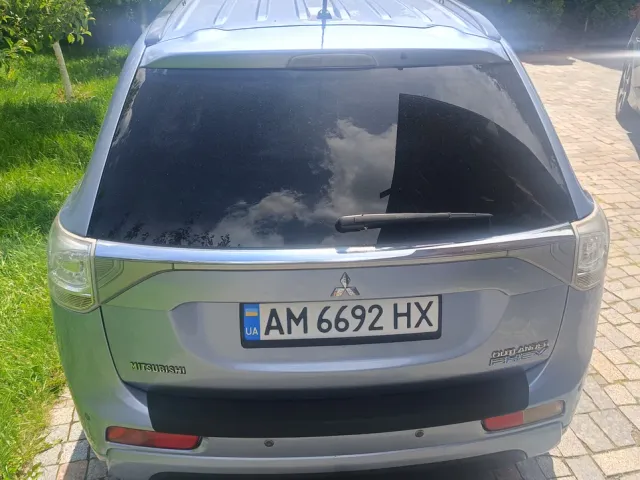 Mitsubishi Outlander - фото 3