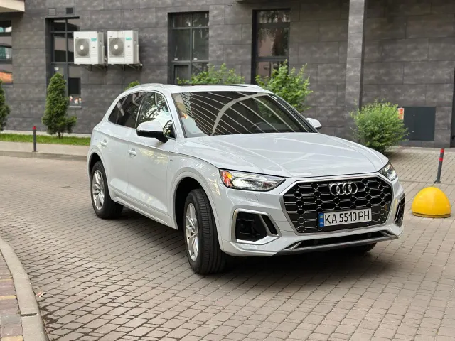 Audi Q5 - фото 1
