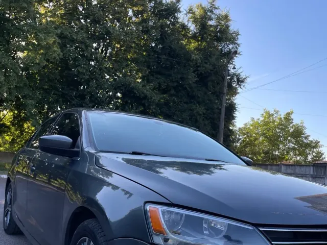 Volkswagen Jetta - фото 2