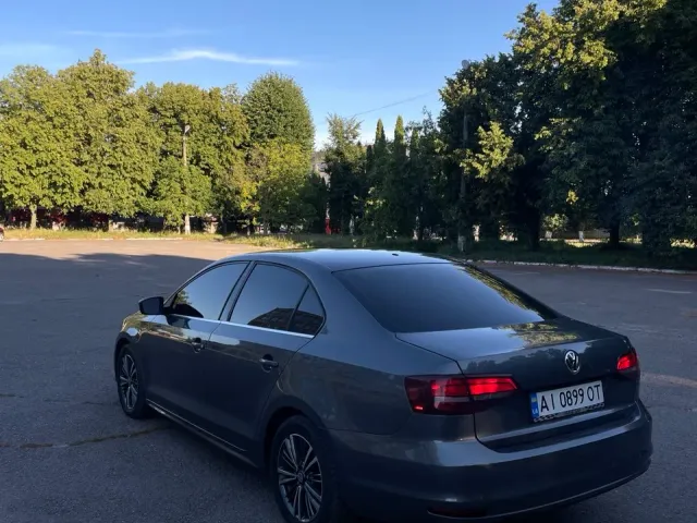 Volkswagen Jetta - фото 3
