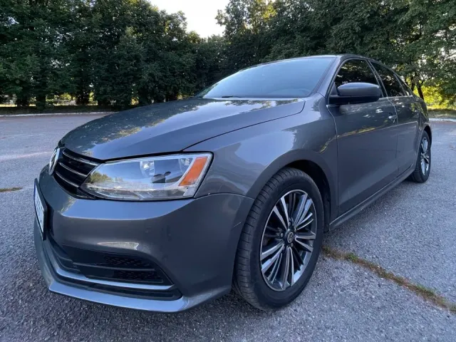 Volkswagen Jetta - фото 4