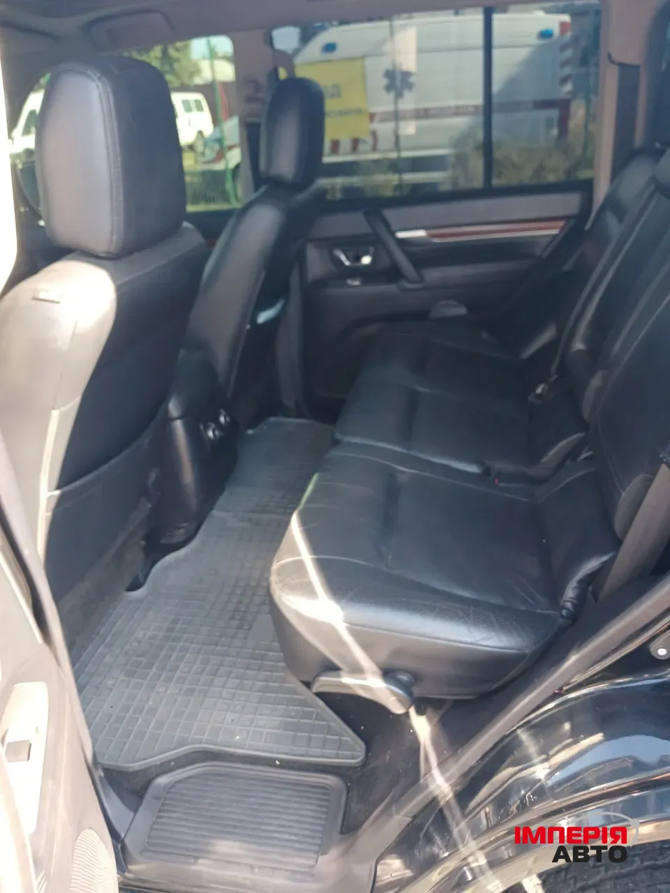 Mitsubishi Pajero - фото 7