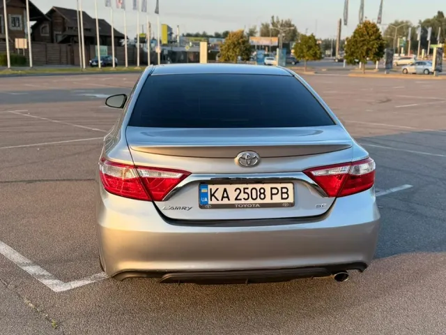 Toyota Camry - фото 5