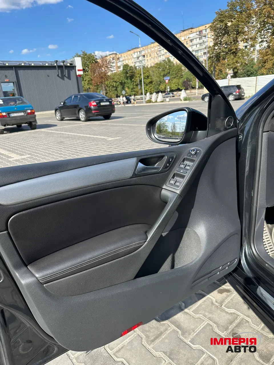 Volkswagen Golf R - фото 11