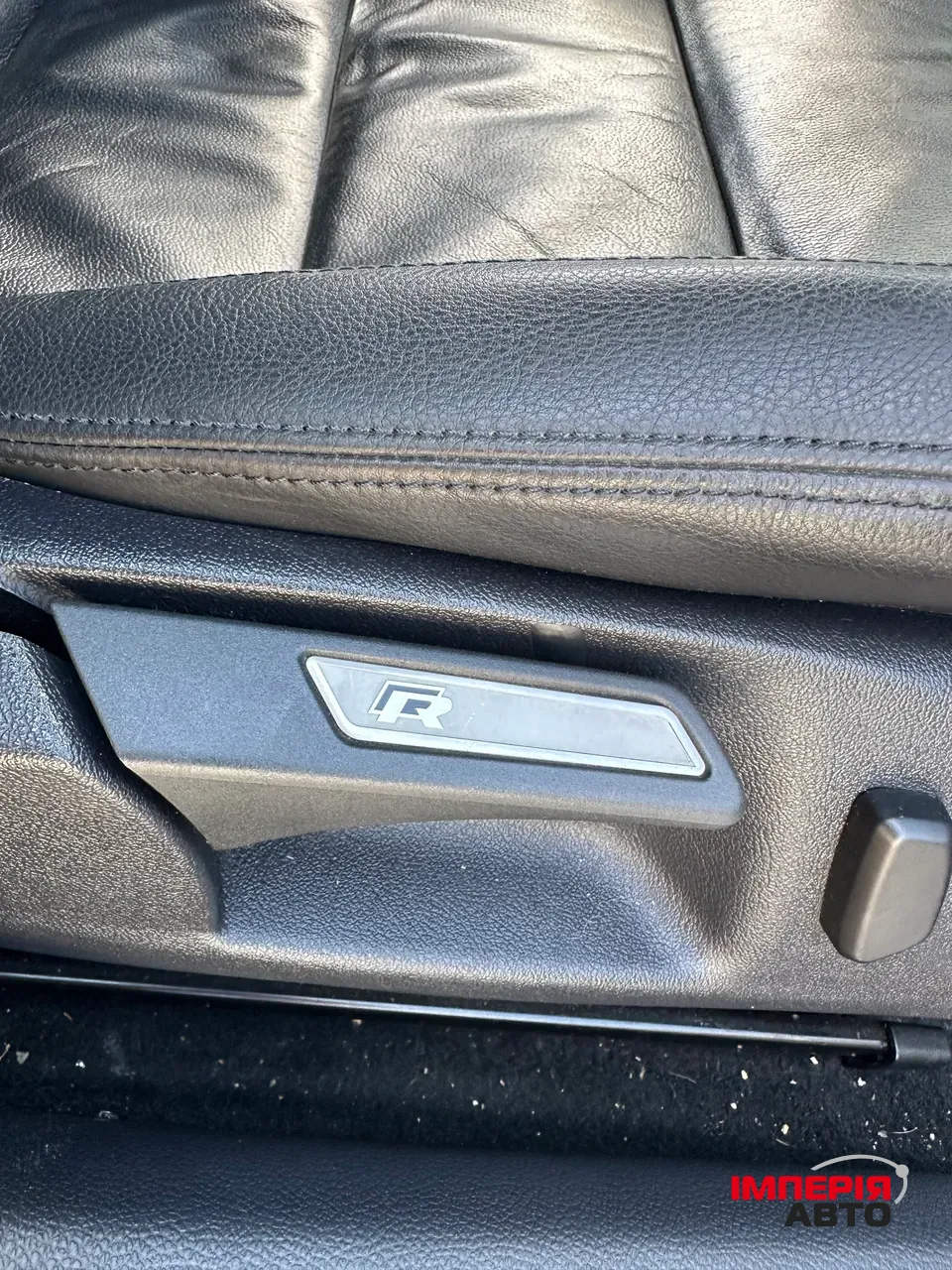 Volkswagen Golf R - фото 14