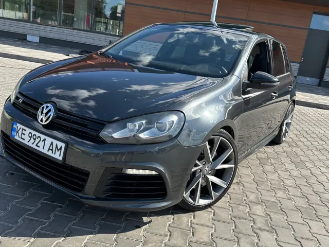 Volkswagen Golf R - фото 4