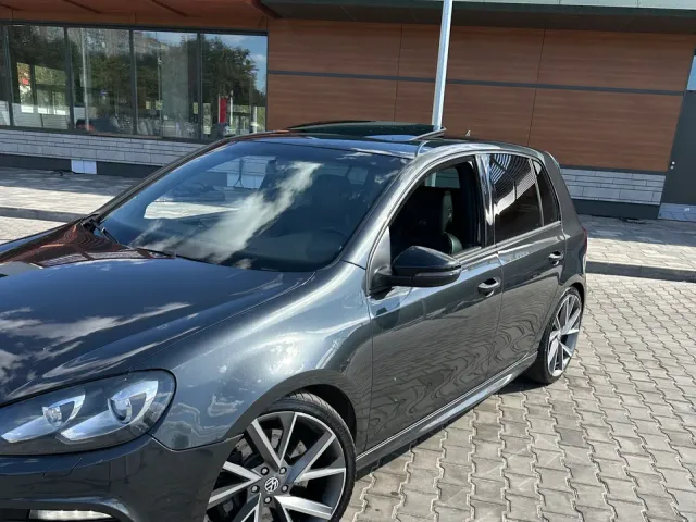 Volkswagen Golf R - фото 1