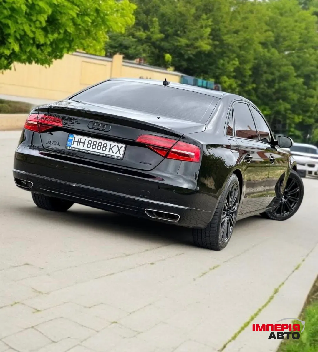 Audi A8 - фото 3