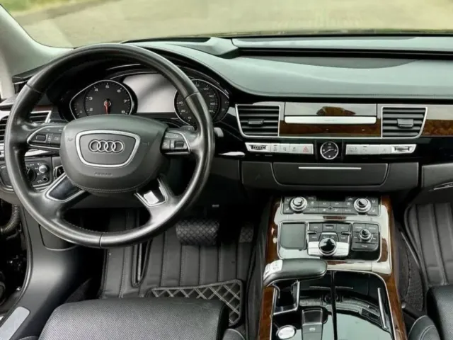 Audi A8 - фото 4