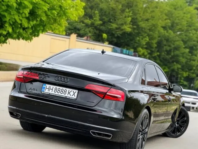 Audi A8 - фото 3