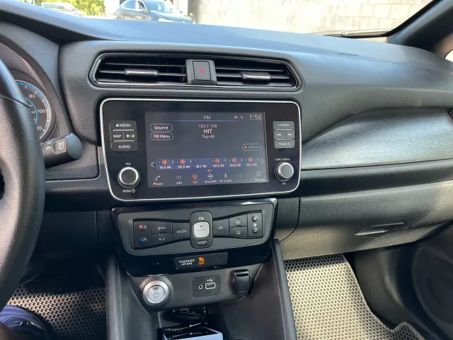 Nissan Leaf - фото 1