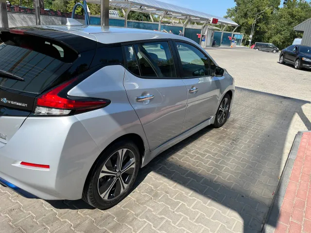 Nissan Leaf - фото 5