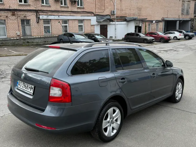 Skoda Octavia - фото 3