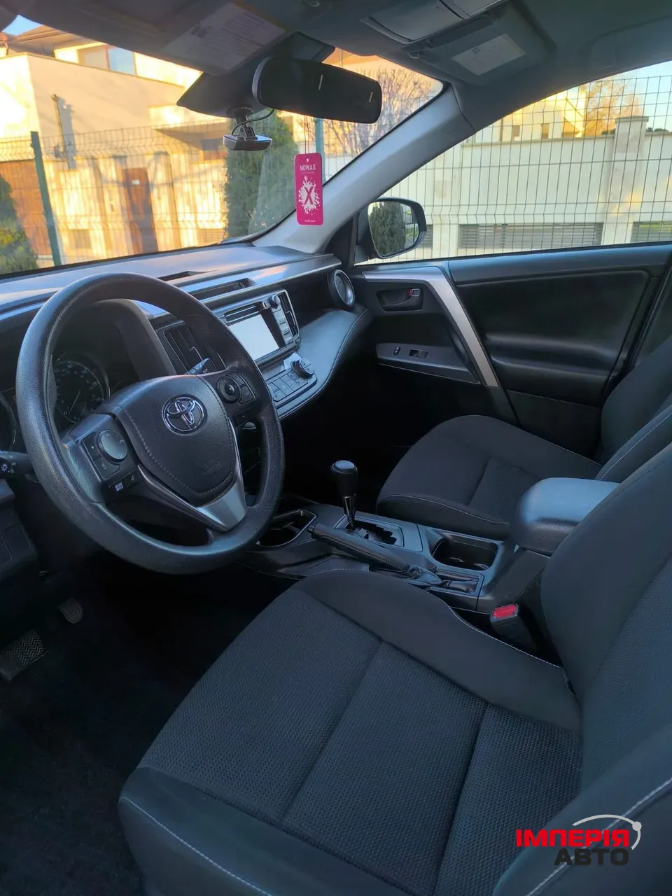 Toyota RAV4 - фото 11