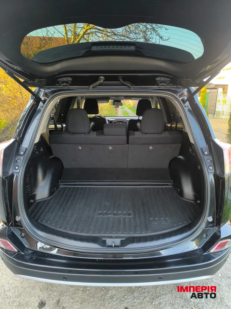 Toyota RAV4 - фото 13