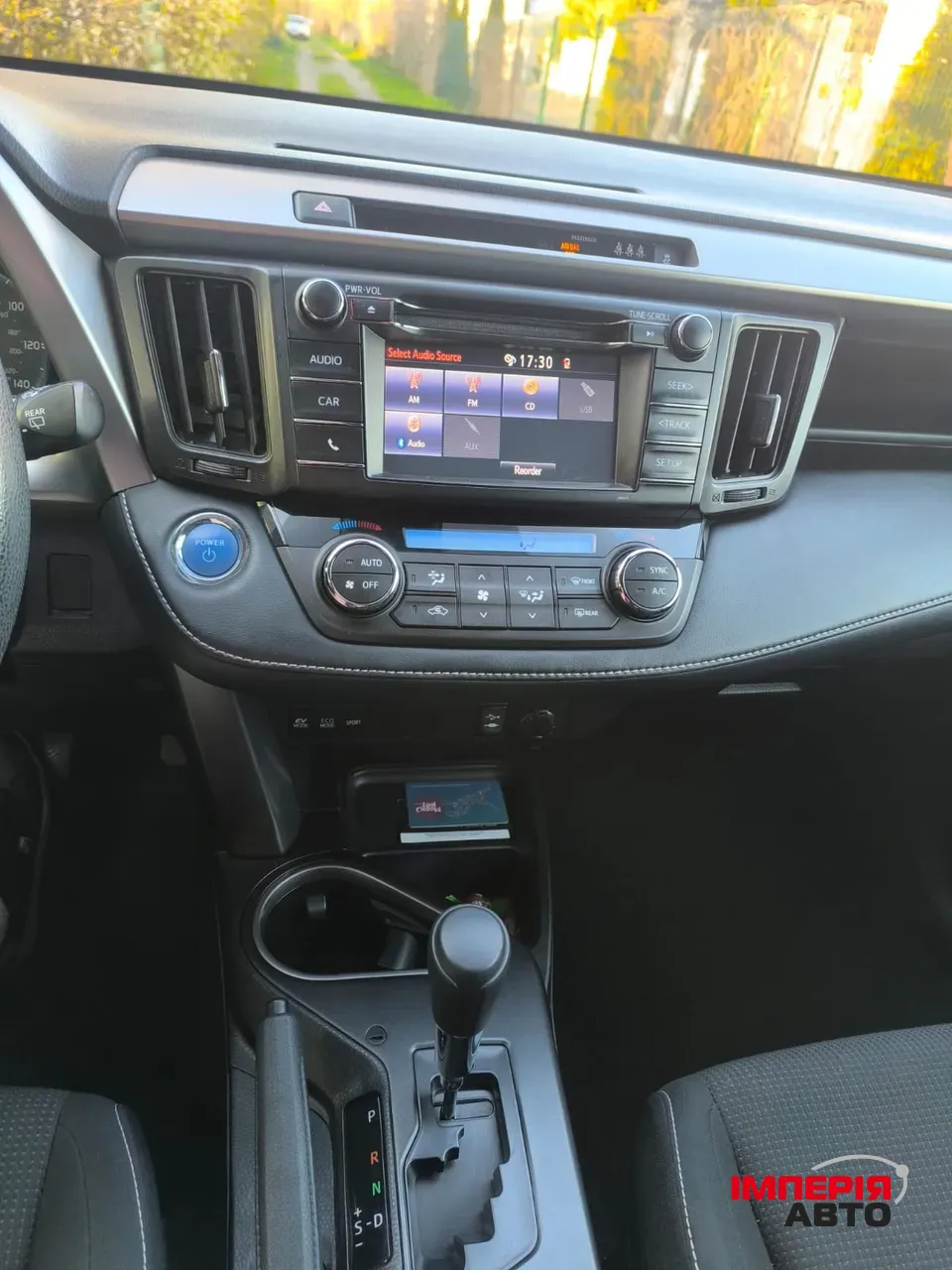 Toyota RAV4 - фото 10