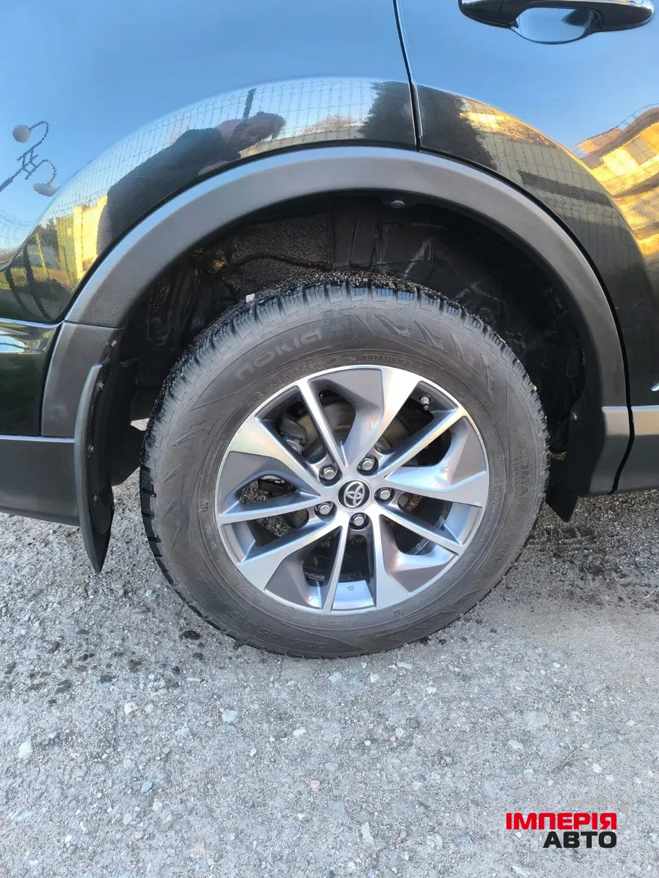 Toyota RAV4 - фото 2