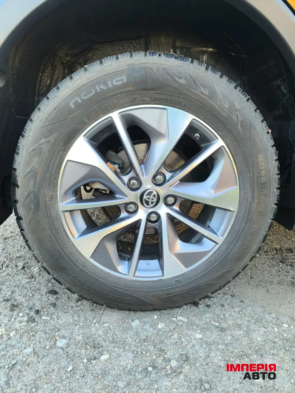 Toyota RAV4 - фото 7