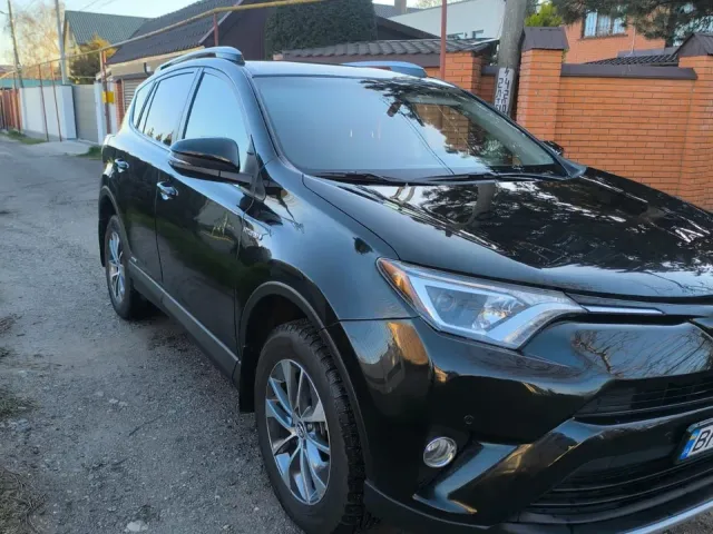 Toyota RAV4 - фото 5