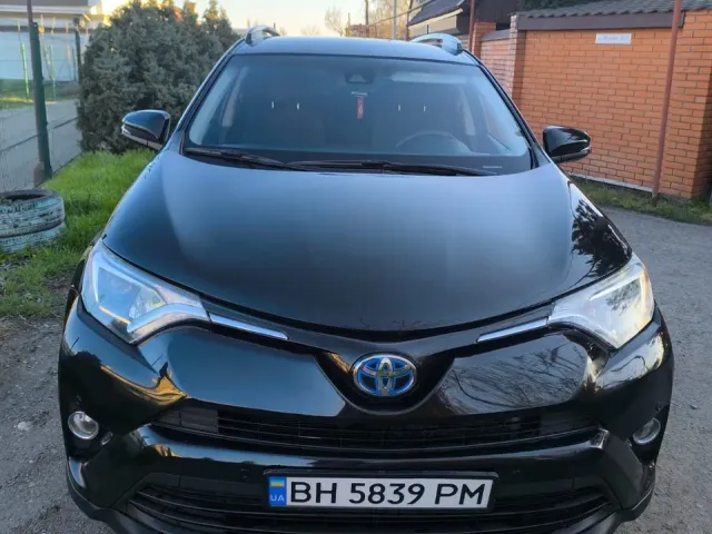 Toyota RAV4 - фото 3