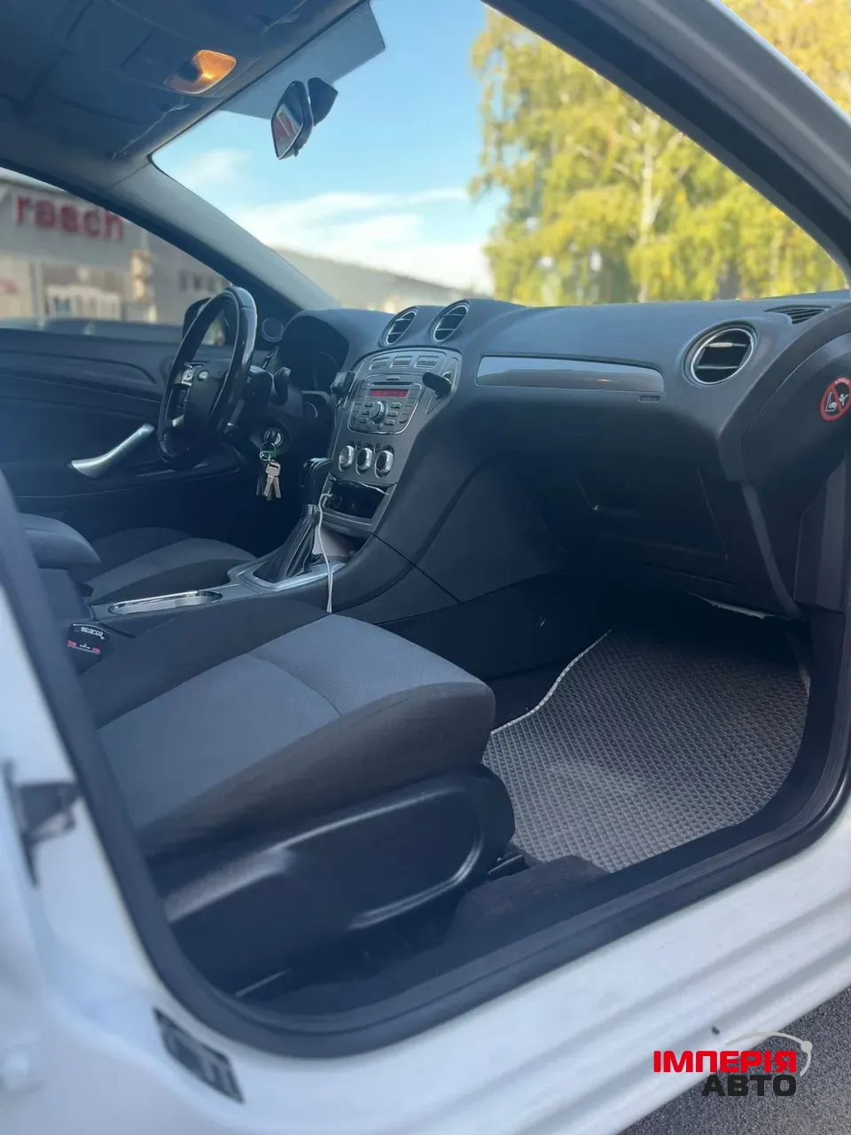 Ford Mondeo - фото 8