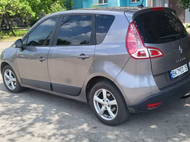 Renault Scenic - фото 2