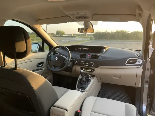 Renault Scenic - фото 3
