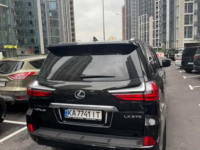 Lexus LX - фото 3