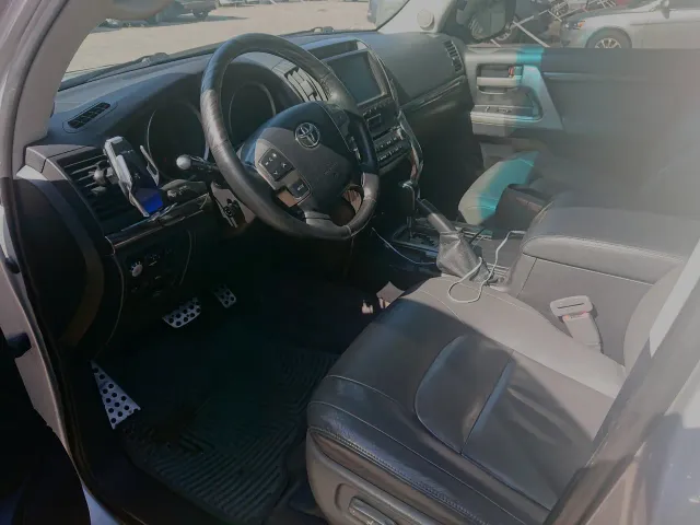Toyota Land Cruiser - фото 2