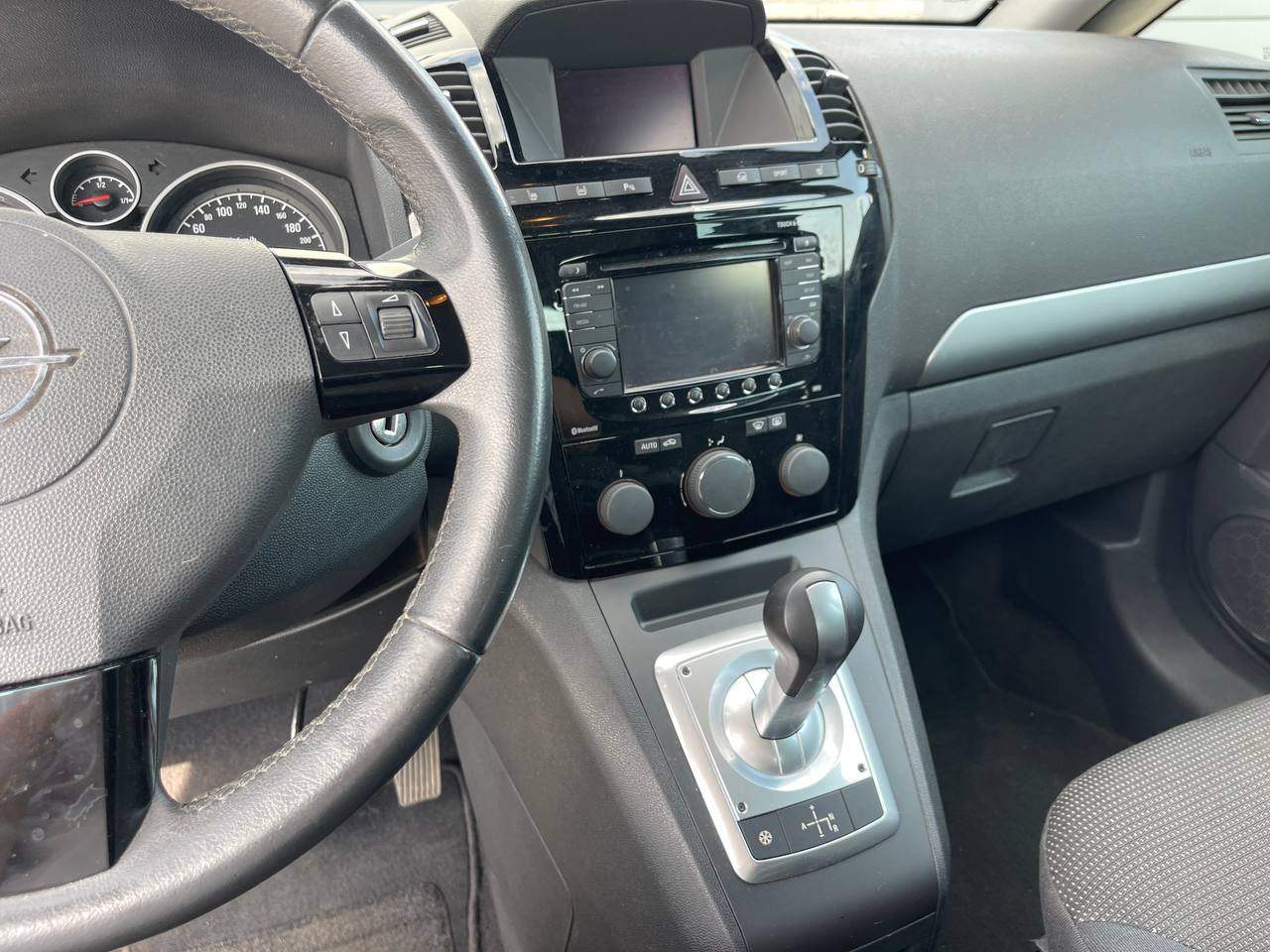 Opel Zafira - фото 20