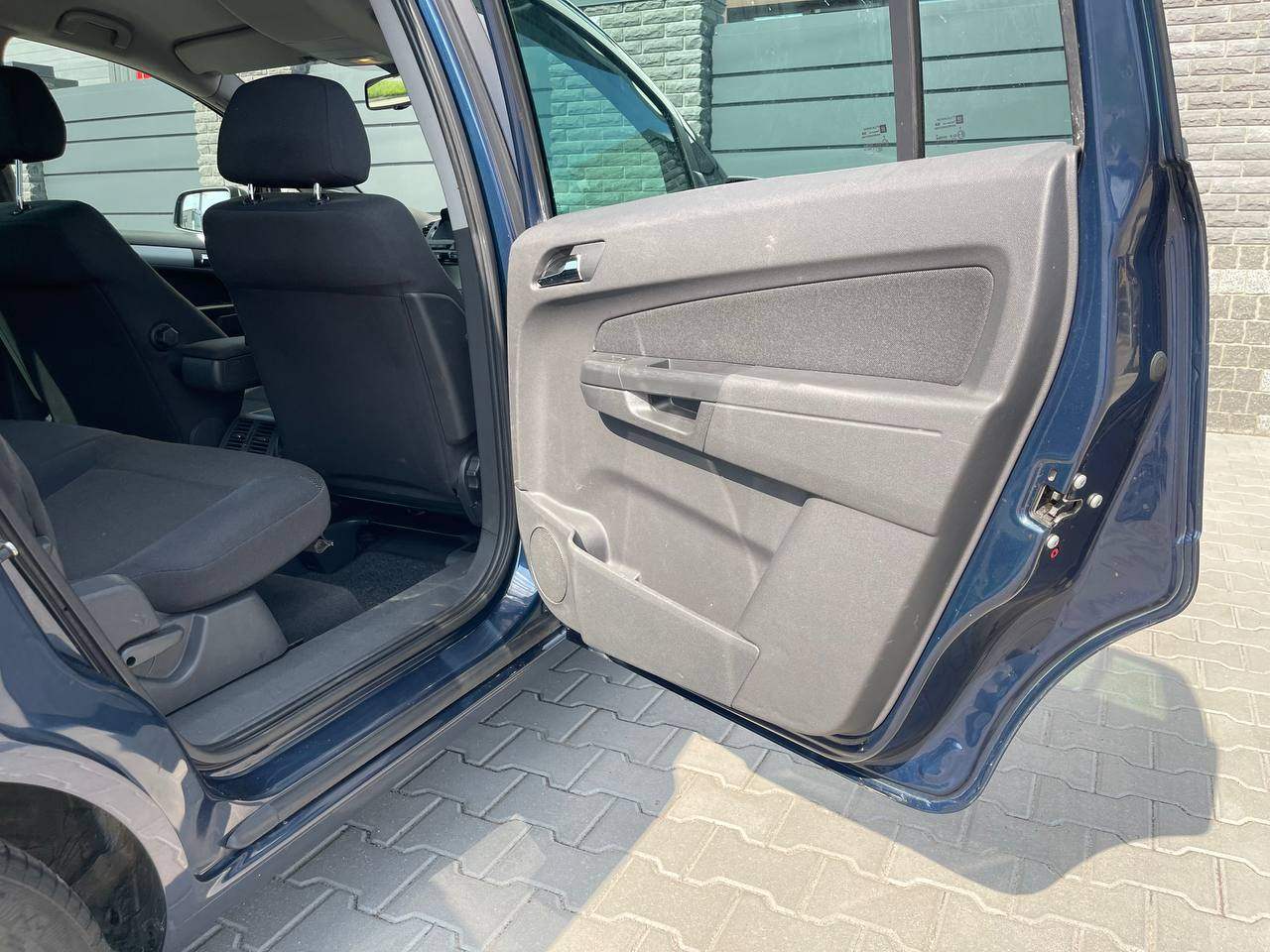 Opel Zafira - фото 5