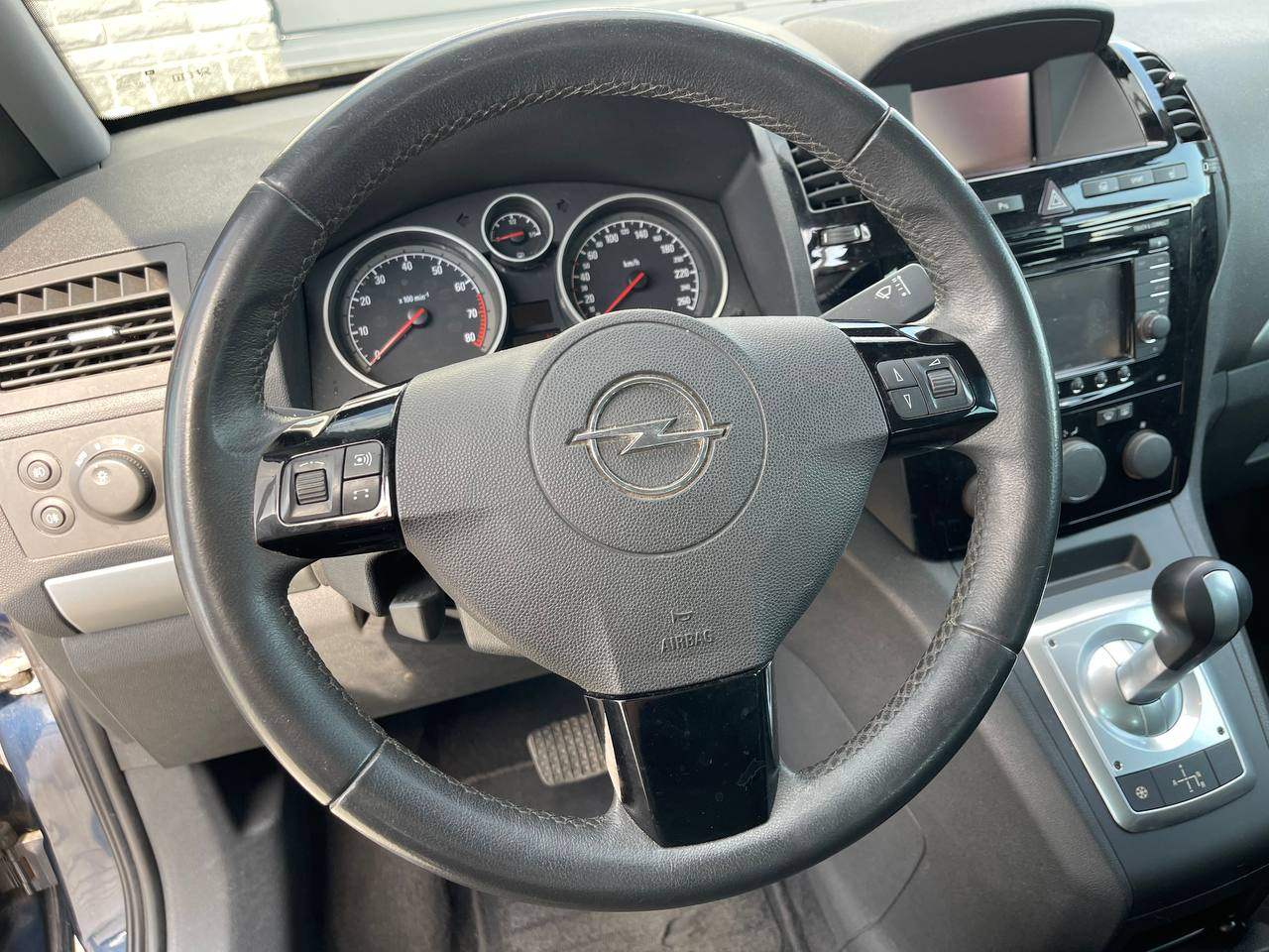 Opel Zafira - фото 42