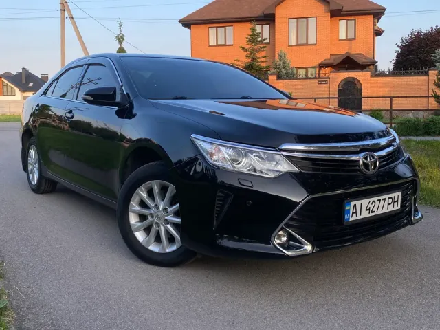 Toyota Camry - фото 4