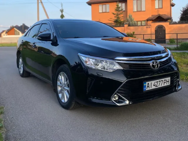 Toyota Camry - фото 2
