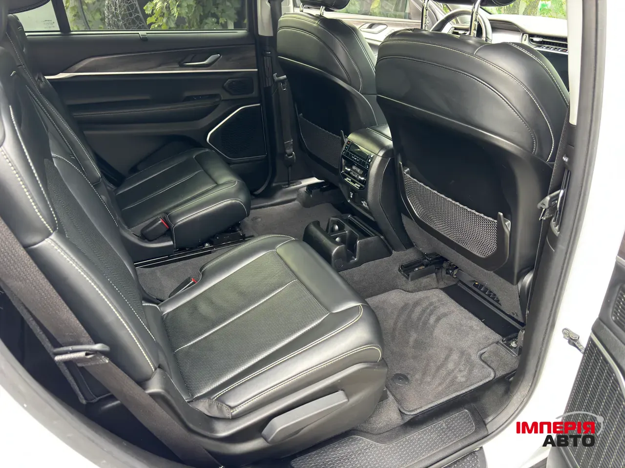 Jeep Grand Cherokee - фото 25