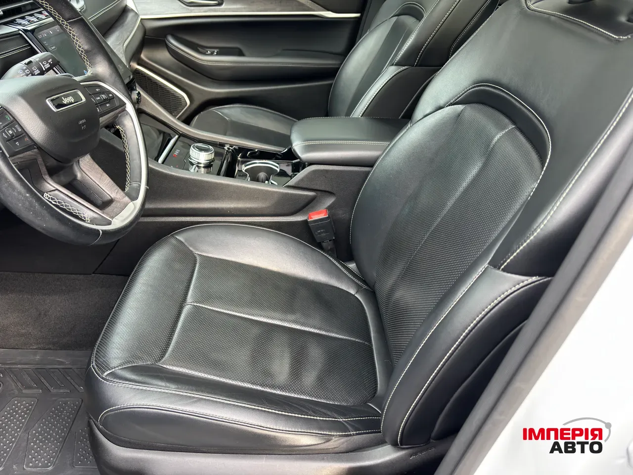 Jeep Grand Cherokee - фото 16