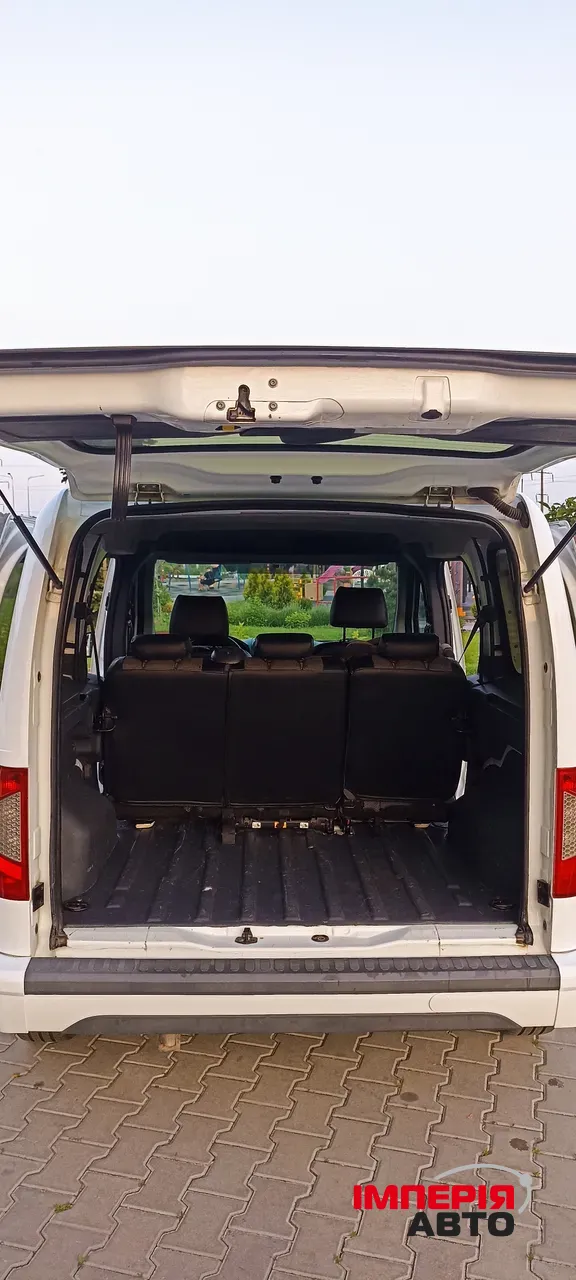 Ford Tourneo Connect - фото 6