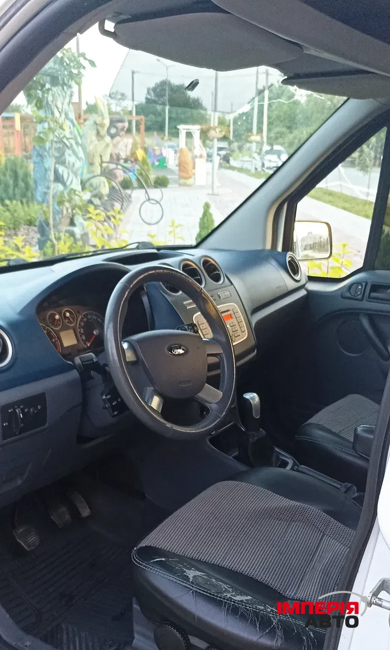 Ford Tourneo Connect - фото 8