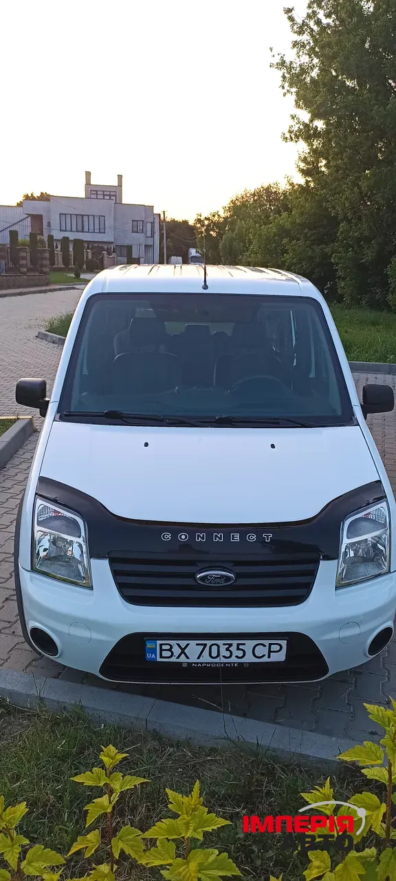 Ford Tourneo Connect - фото 1